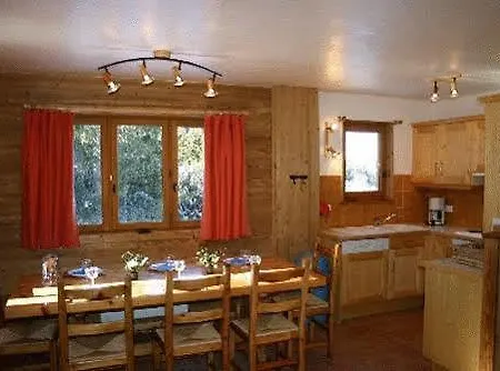Madame Les De Chalet